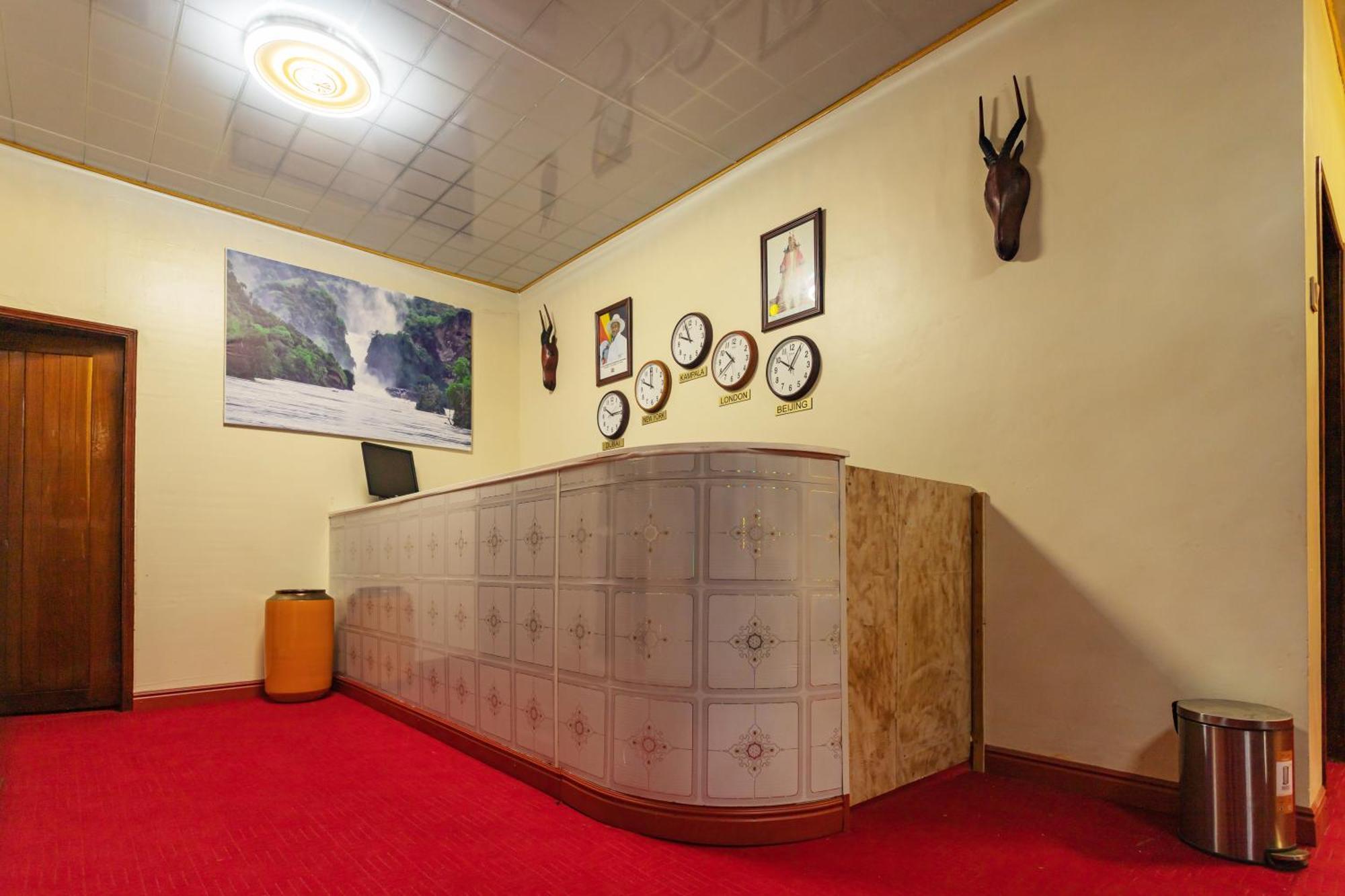 Hotel Ambrosia Heights Entebbe Esterno foto