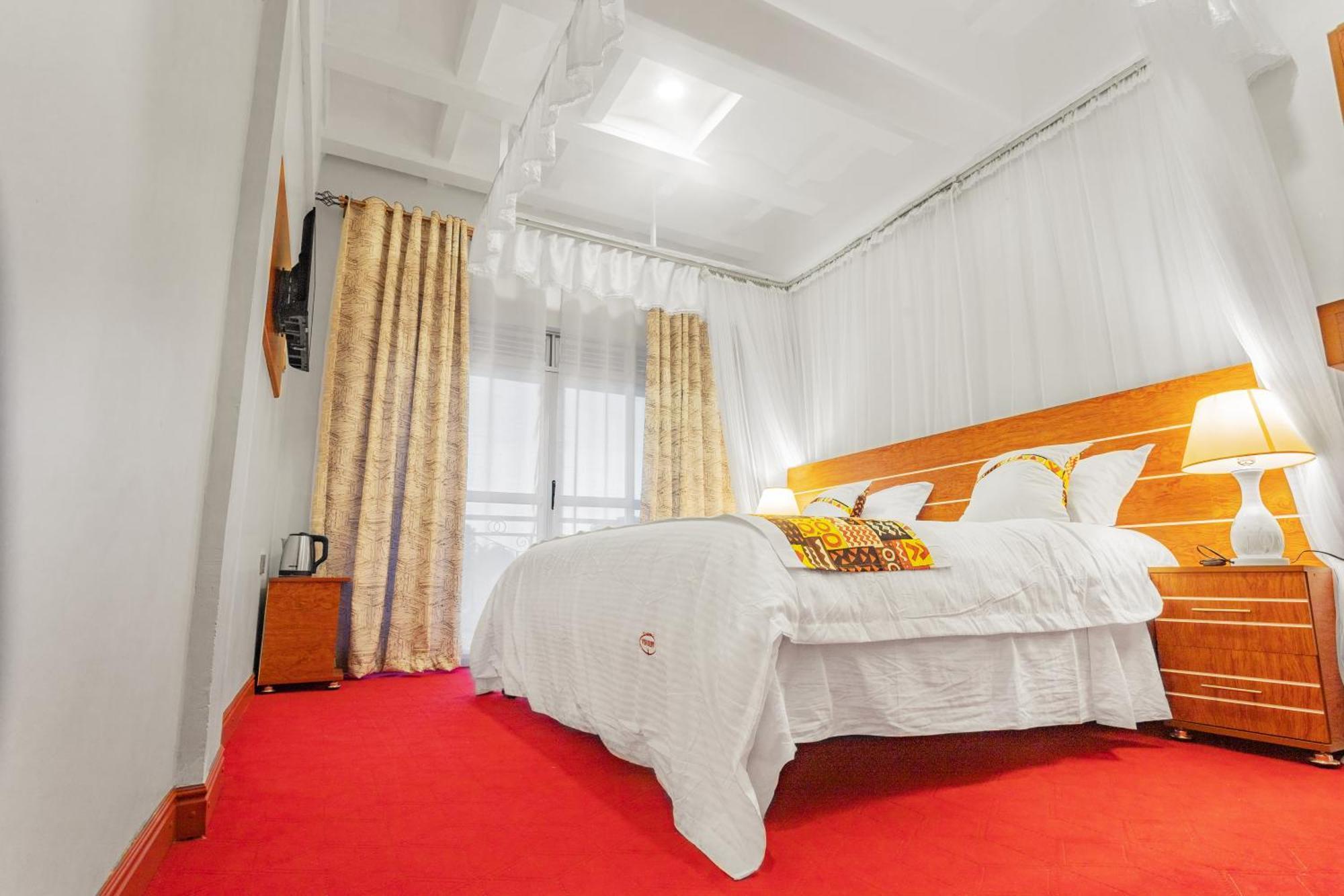 Hotel Ambrosia Heights Entebbe Esterno foto