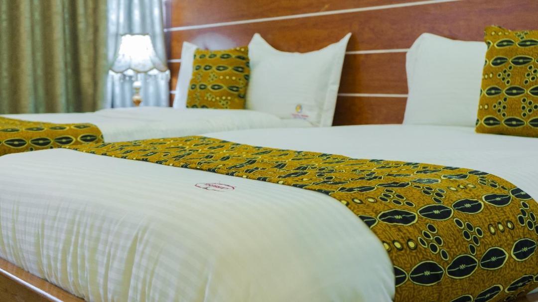 Hotel Ambrosia Heights Entebbe Esterno foto