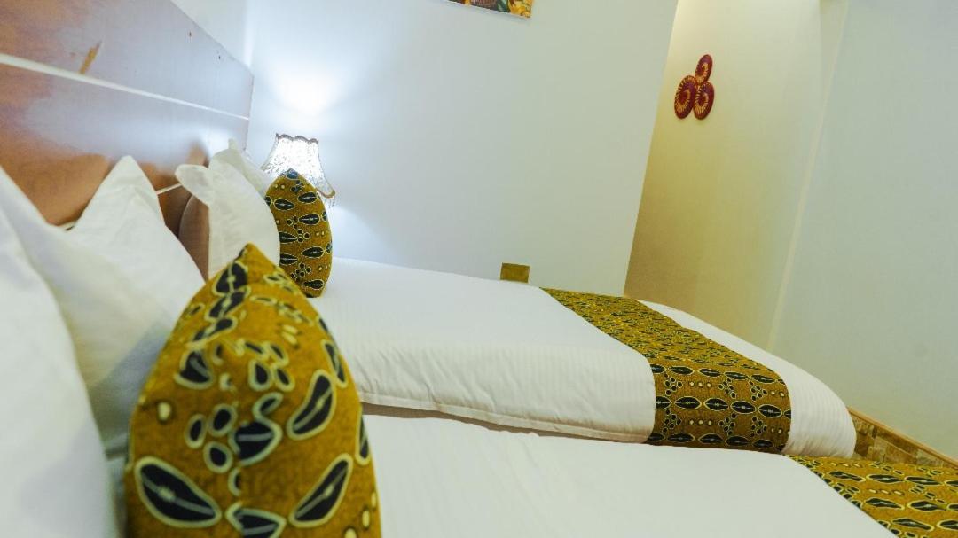 Hotel Ambrosia Heights Entebbe Esterno foto