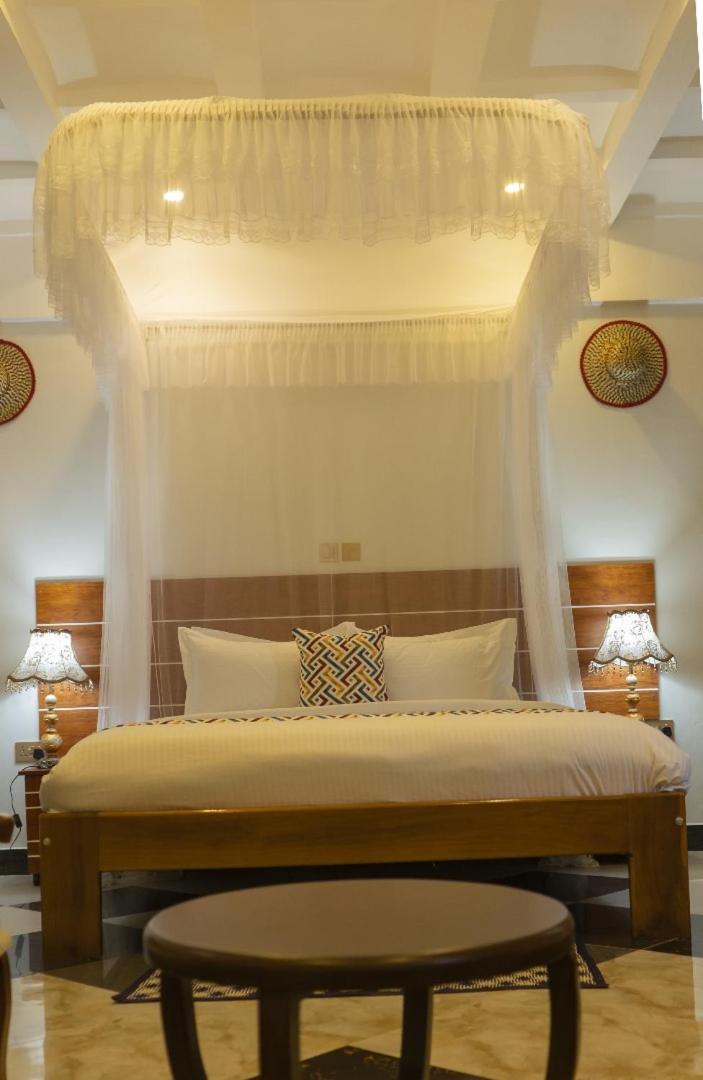 Hotel Ambrosia Heights Entebbe Esterno foto